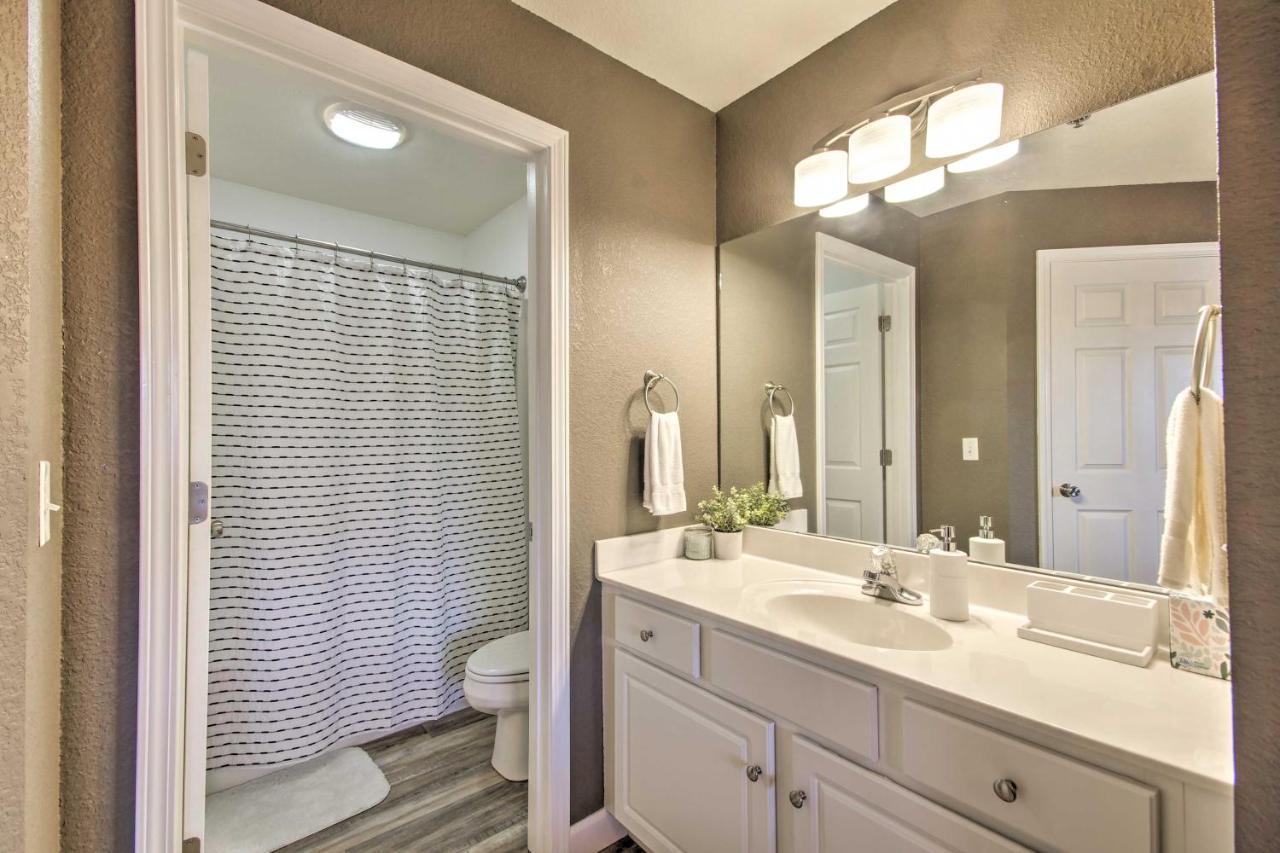 Sleek Lake Ozark Gem With Views And Pool Access! Zewnętrze zdjęcie